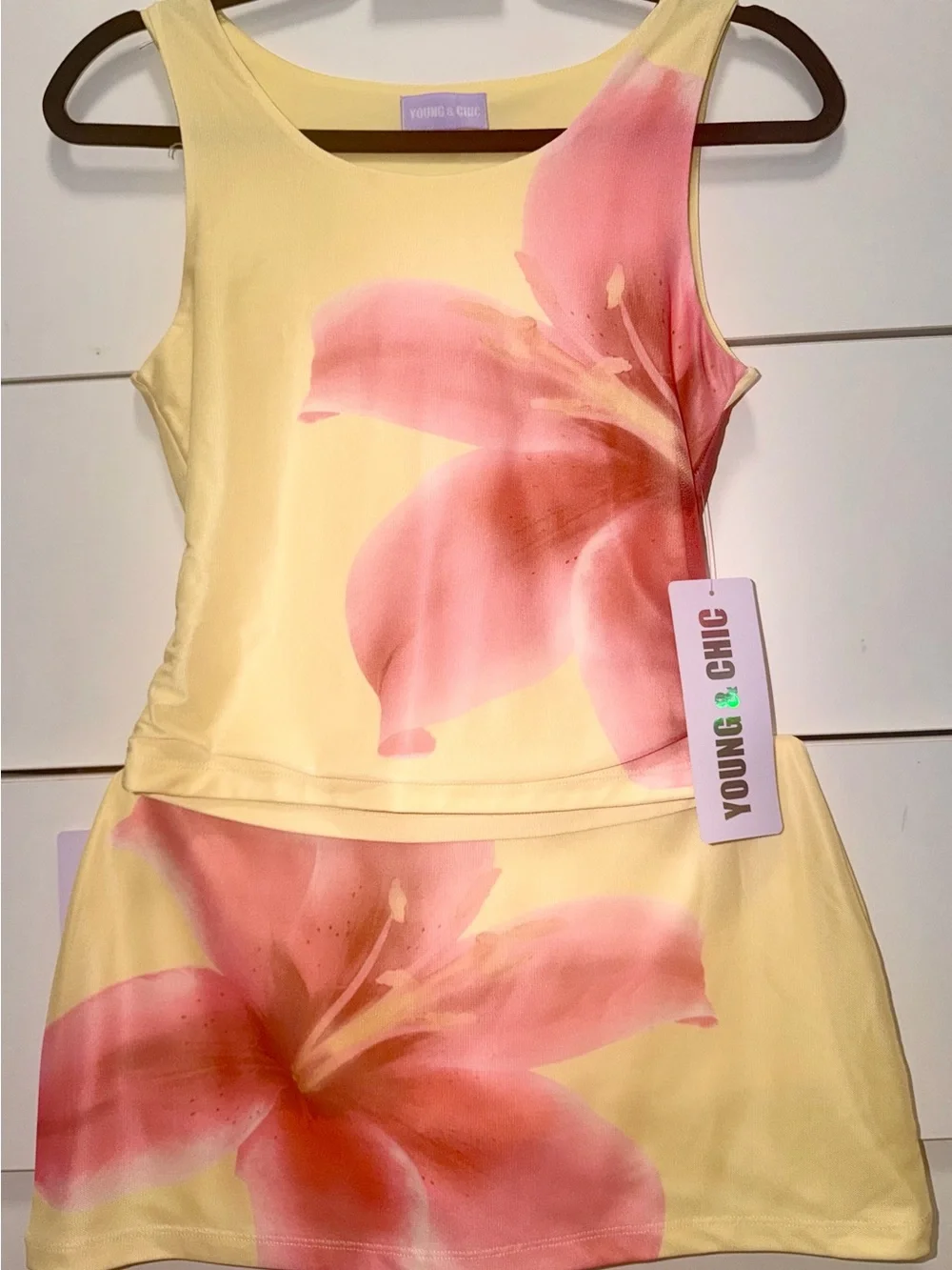 N/A sleeveless yellow